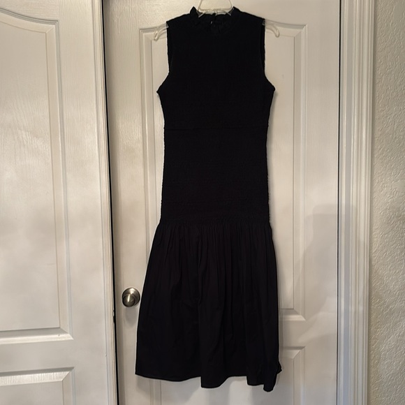 J Crew Size Medium Smocked Drop-waist Dress in Cotton Poplin - Picture 3 of 8